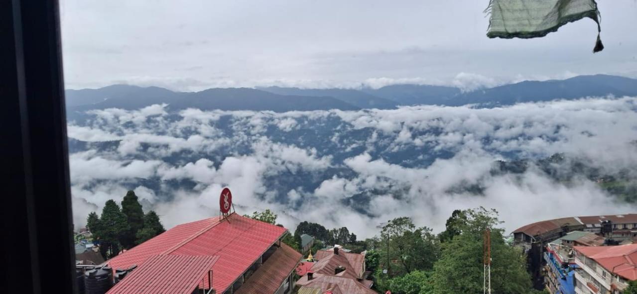 Monratino Himadrie -2 Mins Walk From Mall Road - All Rooms Have Kanchenjunga Mountain View Dárdžiling Exteriér fotografie